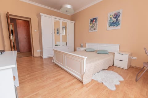 Bed, Bedroom, wardrobe