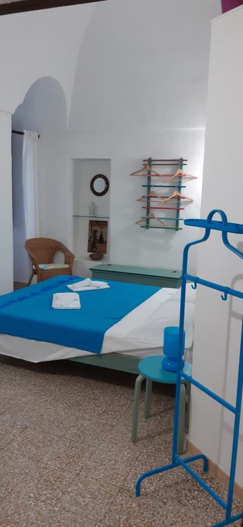 Bed, bunk bed