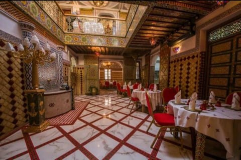Restaurant/places to eat, Restaurant/places to eat