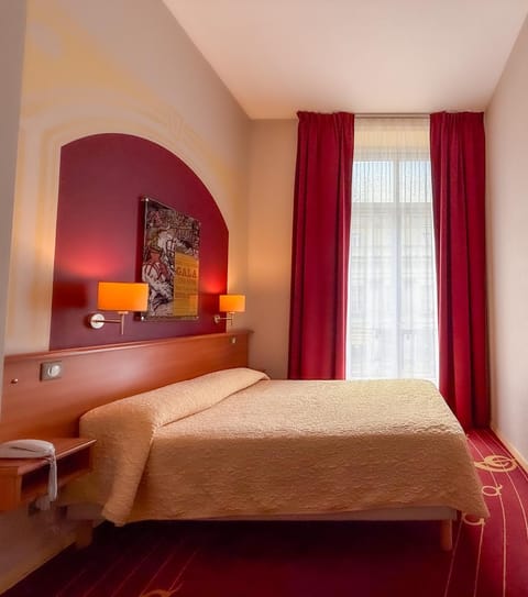 Bed, Bedroom, City view