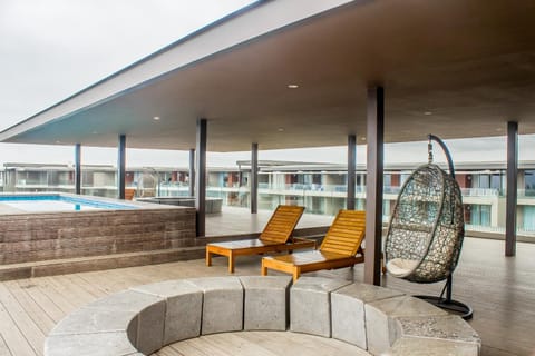 Property building, Swimming pool
