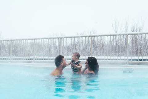 People, Winter, Hot Spring Bath, Hot Tub, Swimming pool, Swimming pool, children, Family