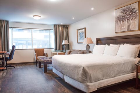 Bed, Living room, Photo of the whole room, Seating area