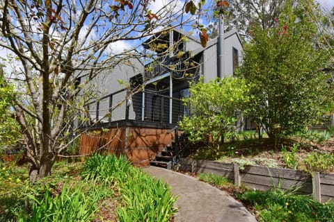 Property building, Facade/entrance