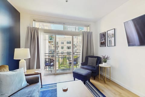 Sapphire of Belltown Court Apartment in Belltown