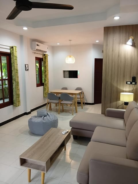 Living room, Dining area, air conditioner
