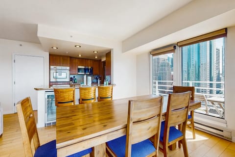 Newmark Bayview Luxury Suite Apartment in Pike Place Market