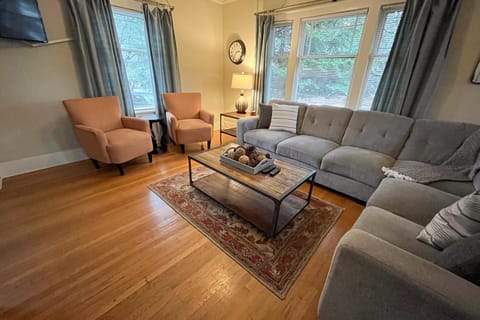 Lakefront Craftsman House in Green Lake