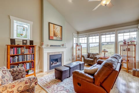 Bonne Chance Cottage House in Sequim
