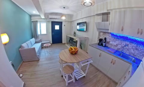 Kitchen or kitchenette, Living room, Seating area