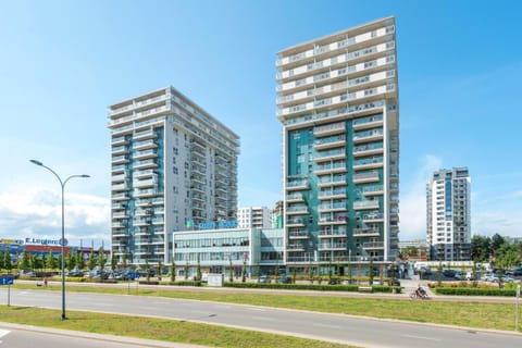 Facade/entrance, Floor plan