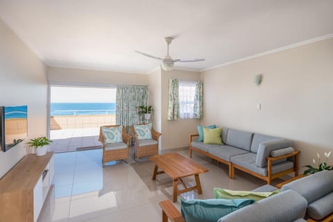 Living room, Sea view, fireplace