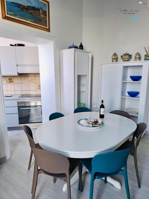 Living room, Drinks, Drinks, kitchen