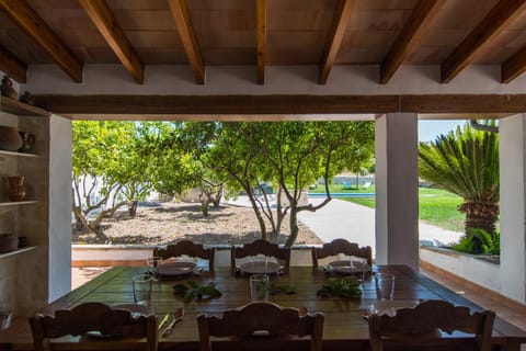 Patio, Day, Garden, Living room, Seating area, Garden view