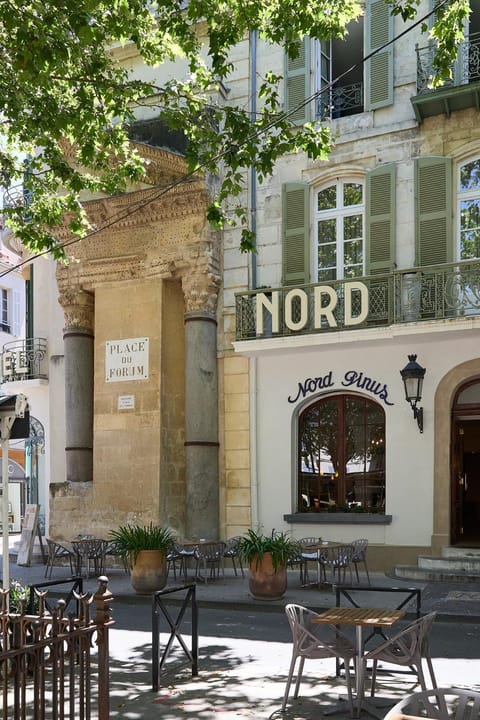 Facade/entrance