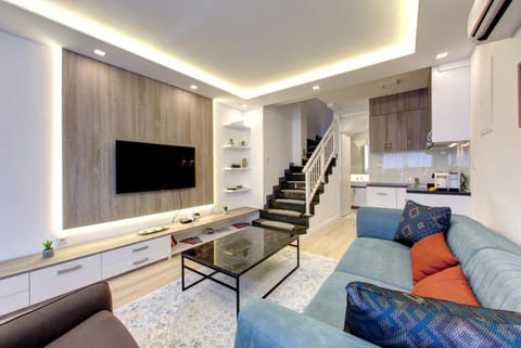 TV and multimedia, Living room, Seating area