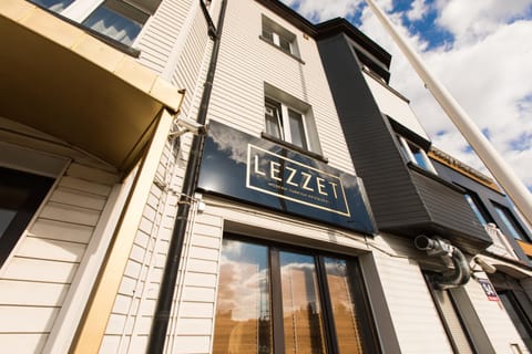 Property building, Property logo or sign