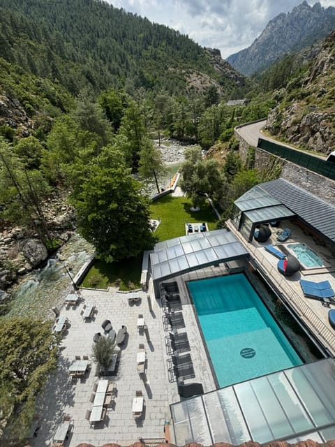 Spring, Day, Mountain view, Pool view, Swimming pool, sunbed