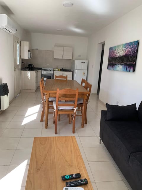 Kitchen or kitchenette, Seating area, Dining area, minibar, stove