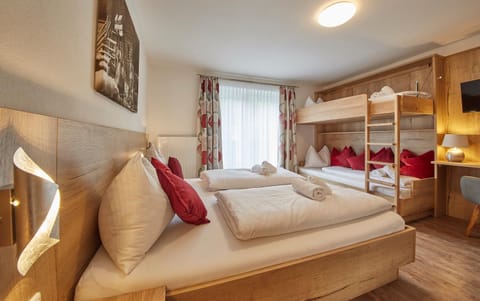 Bed, Photo of the whole room, Bedroom, bunk bed