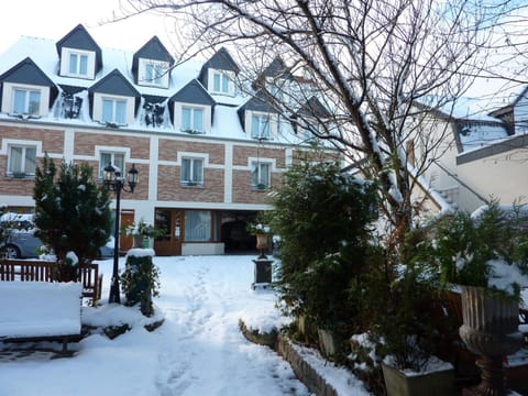 Property building, Winter