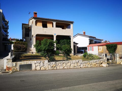 Property building, Street view