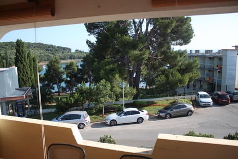 Balcony/Terrace, Street view