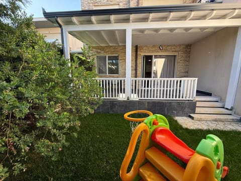 Garden, Balcony/Terrace