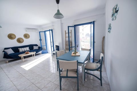 Aquarella-stylish veranda apartment in centre of Poros town Apartment in Poros