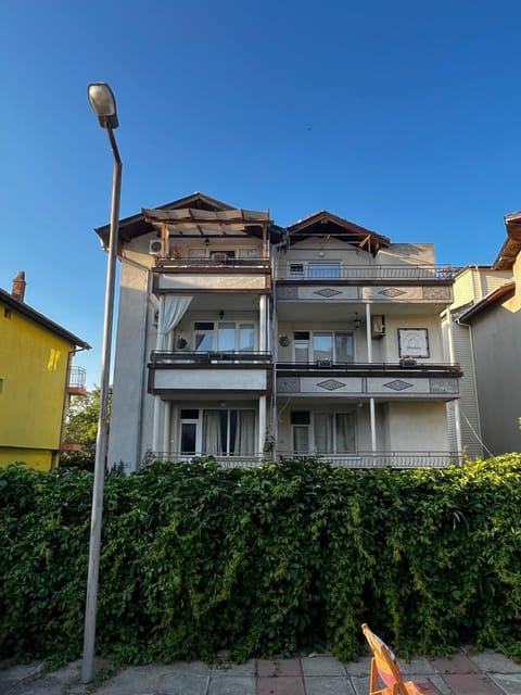 Property building, Day