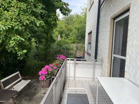 Day, Summer, Balcony/Terrace, Seating area