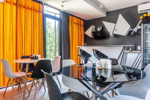 Lounge or bar, Dining area