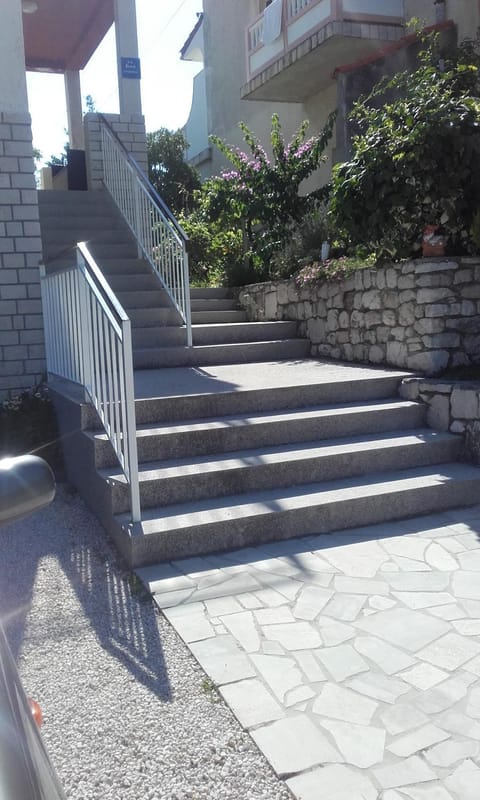 Patio, Facade/entrance