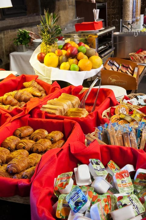 Food and drinks, Buffet breakfast