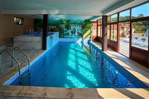 Swimming pool, Swimming pool