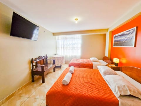 Bed, TV and multimedia, Bedroom, towels