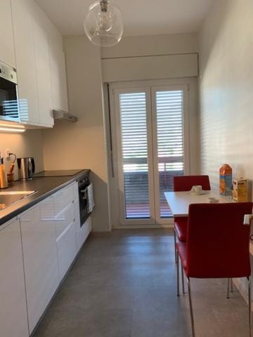 Kitchen or kitchenette, kitchen