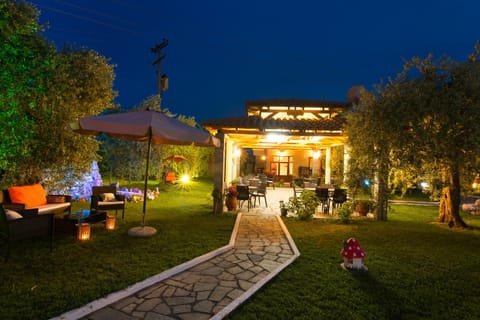 Facade/entrance, Garden