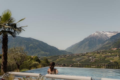 View (from property/room), Spa and wellness centre/facilities, Swimming pool