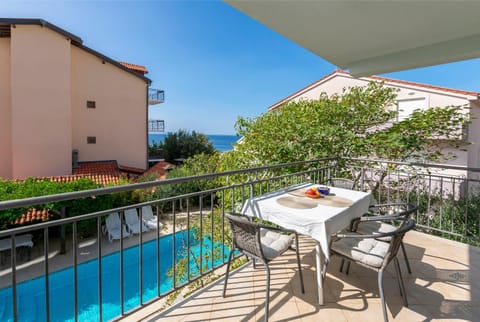 Balcony/Terrace, Pool view, Sea view