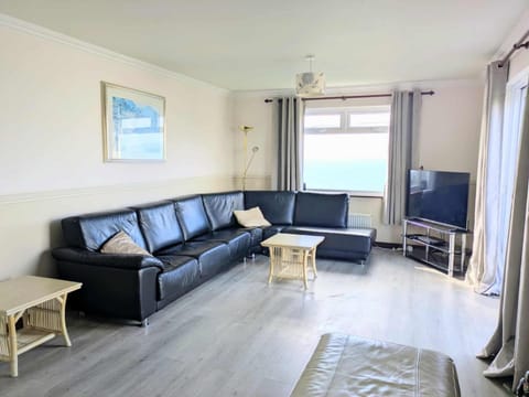 Porthleven Coastal Retreat with 5 Bedrooms House in Porthleven