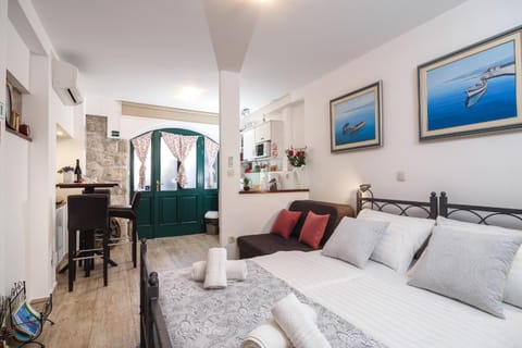 Kitchen or kitchenette, Living room, Bedroom