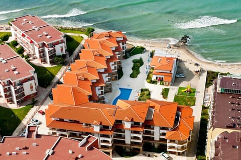Property building, Restaurant/places to eat, Swimming pool