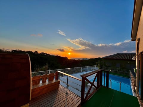 View (from property/room), Balcony/Terrace