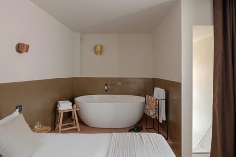 Photo of the whole room, Bedroom, Bath