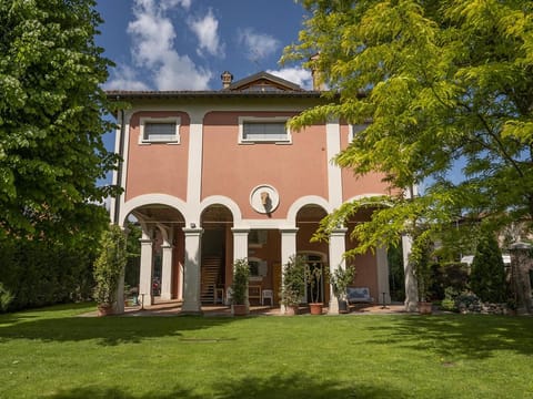 Property building, Facade/entrance, Garden
