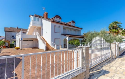 Property building, Day