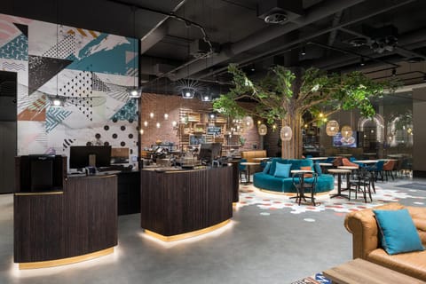 Restaurant/places to eat, On-site shops, Lobby or reception