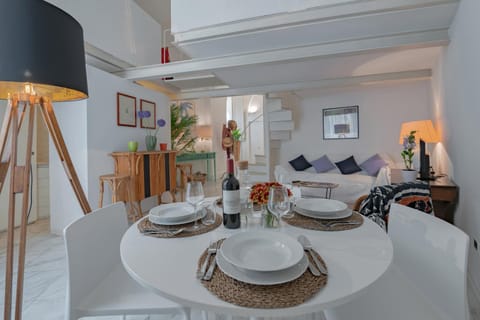 Living room, Dining area
