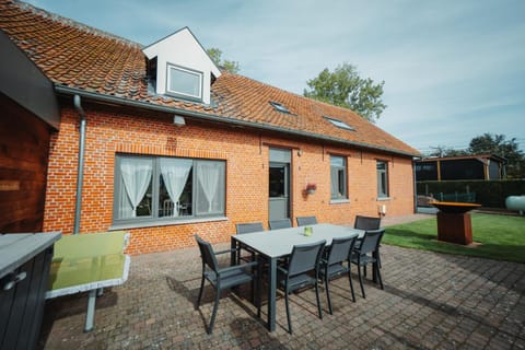 Property building, BBQ facilities, Garden